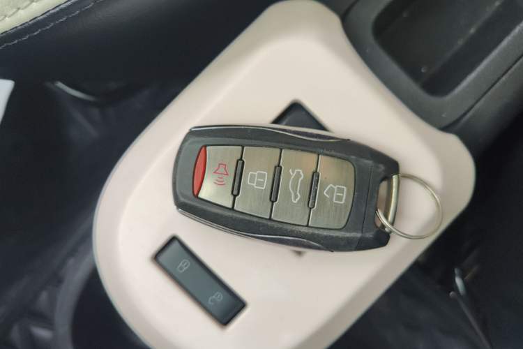 Used ORA Black Cat 2022 351 km Standard Version Ternary Lithium Interior 1