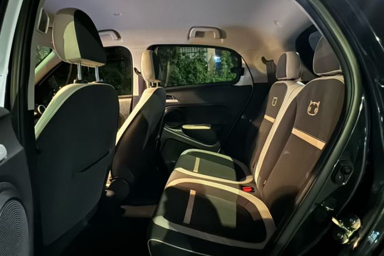 Used ORA Black Cat 2022 351 km HelloKitty Collaboration Edition Lithium-Ion Battery Interior 5
