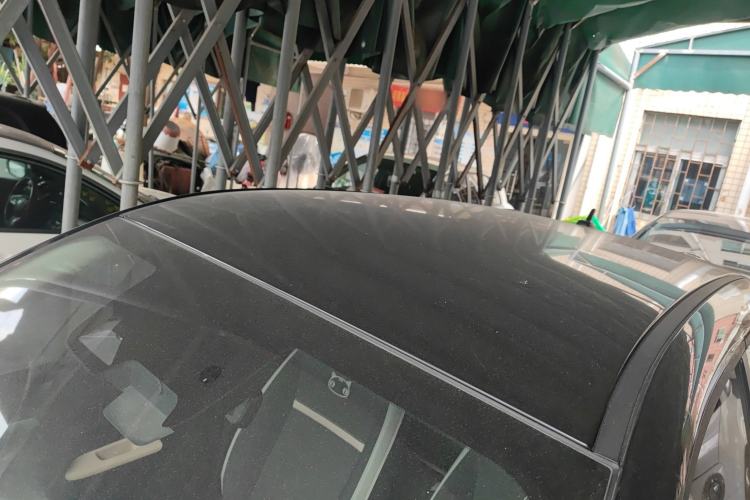 Used ORA Black Cat 2022 351 km HelloKitty Collaboration Edition Lithium-Ion Battery Roof