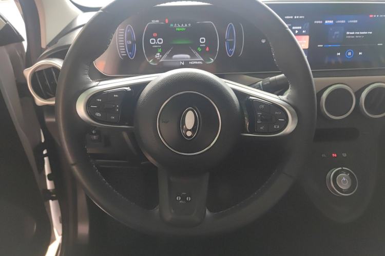 Used ORA Black Cat 2022 351 km HelloKitty Collaboration Edition Lithium-Ion Battery Steering Wheel