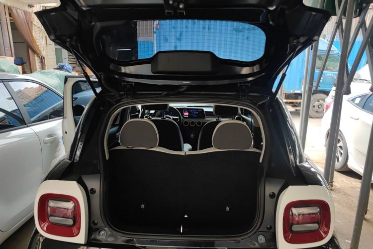 Used ORA Black Cat 2022 351 km HelloKitty Collaboration Edition Lithium-Ion Battery Trunk