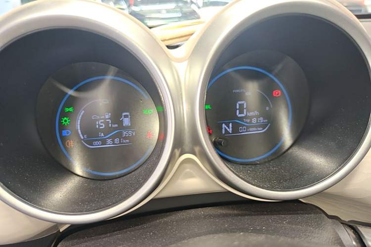 Used ORA Black Cat 2022 Updated Version 301 km Cute Pet Edition Lithium Iron Phosphate Instrument Cluster