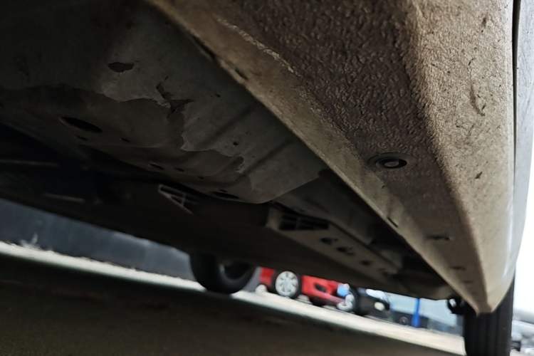 Used ORA Black Cat 2022 351 km Comfort Version Ternary Lithium Left Side Sill