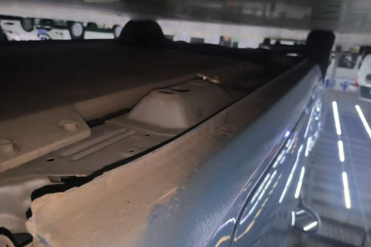Used ORA Black Cat 2022 301km Base Version Ternary Lithium Left Side Sill