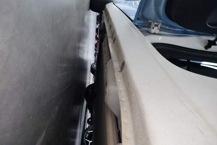 Used ORA Black Cat 2022 301km Base Version Ternary Lithium Left Side Sill