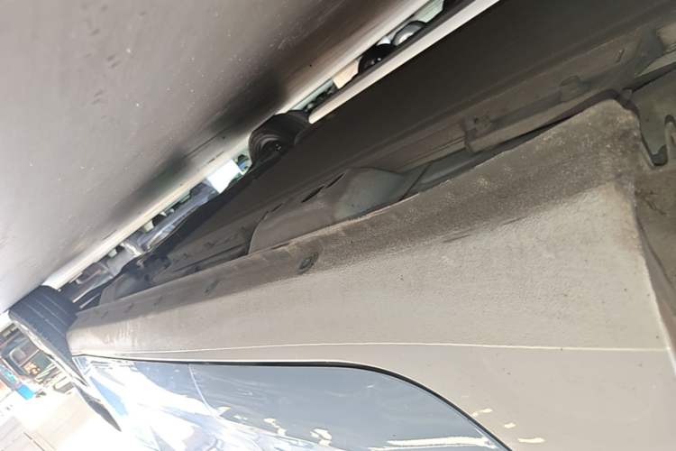 Used ORA Black Cat 2022 Updated Version 301 km Cute Pet Edition Lithium Iron Phosphate Right Side Sill