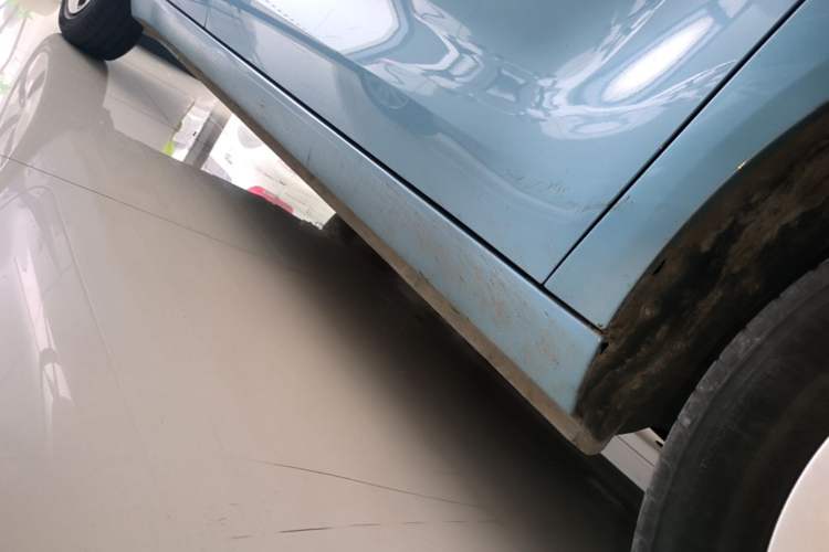 Used ORA Black Cat 2022 301km "Cute Pet" Version – Lithium Iron Phosphate Right Side Sill