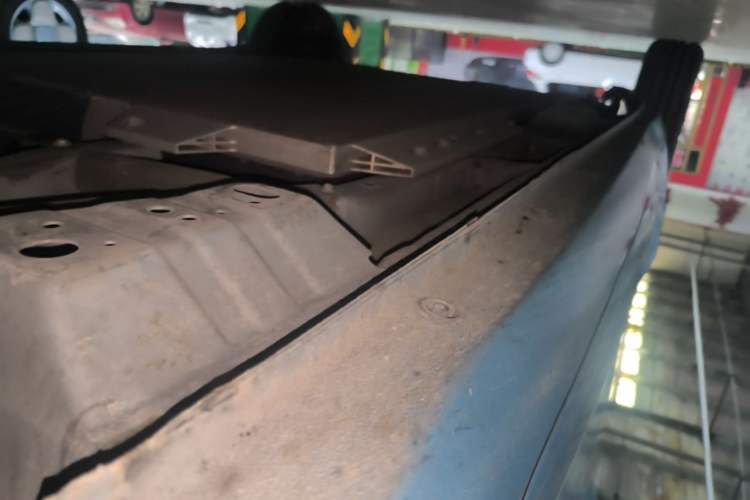Used ORA Black Cat 2022 301km Base Version Ternary Lithium Right Side Sill