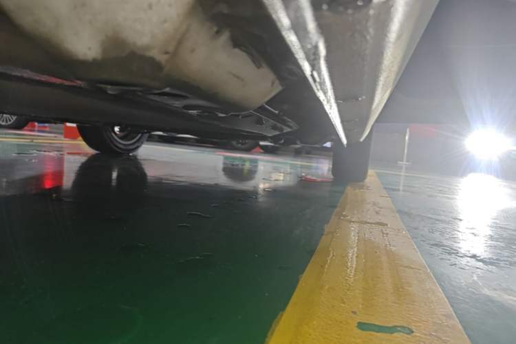Used ORA Black Cat 2022 351 km Standard Version Ternary Lithium Right Side Sill
