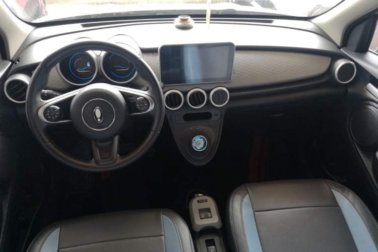 Used ORA Black Cat 2022 301km "Cute Pet" Version – Lithium Iron Phosphate Center Console