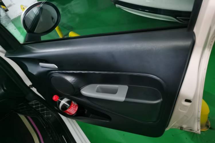 Used ORA Black Cat 2022 301km Base Version Ternary Lithium Interior 5