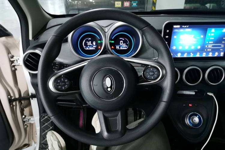 Used ORA Black Cat 2022 301km Base Version Ternary Lithium Steering Wheel