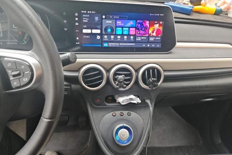Used ORA Black Cat 2022 351 km Range Comfort Version Ternary Lithium Audio And AC Panel