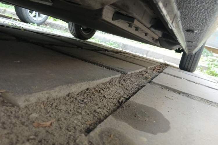 Used ORA Black Cat 2022 301km "Cute Pet" Version – Lithium Iron Phosphate Chassis Front Left