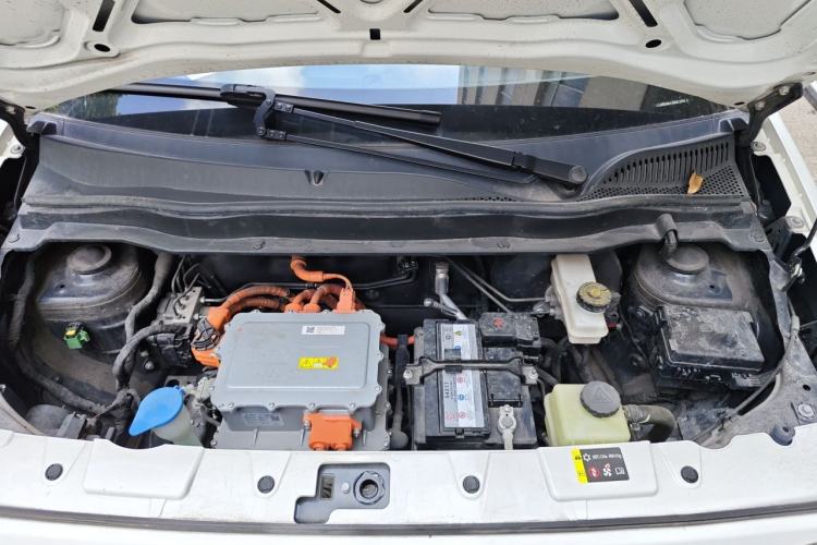 Used ORA Black Cat 2022 351 km Range Luxury Version Lithium-Ion Battery Engine Bay