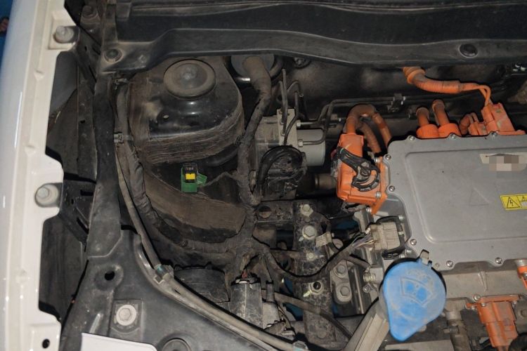 Used ORA Black Cat 2022 Updated Version 301 km Cute Pet Edition Lithium Iron Phosphate Engine Bay Right