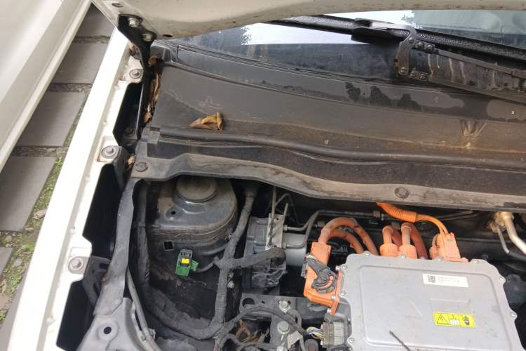 Used ORA Black Cat 2022 301km "Cute Pet" Version – Lithium Iron Phosphate Engine Bay Right