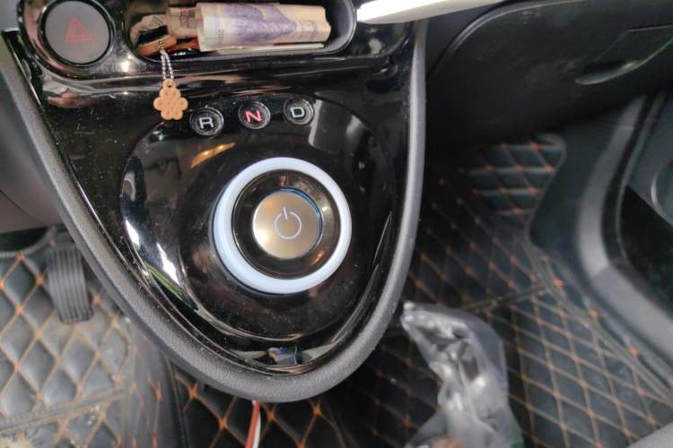 Used ORA Black Cat 2022 405 km Long-Range Version Ternary Lithium Gear Lever