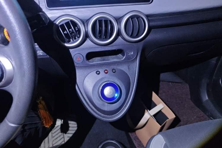 Used ORA Black Cat 2022 Updated Version 301 km Cute Pet Edition Lithium Iron Phosphate Gear Lever