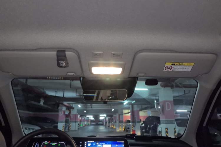 Used ORA Black Cat 2022 405 km Long-Range Version Ternary Lithium Headliner