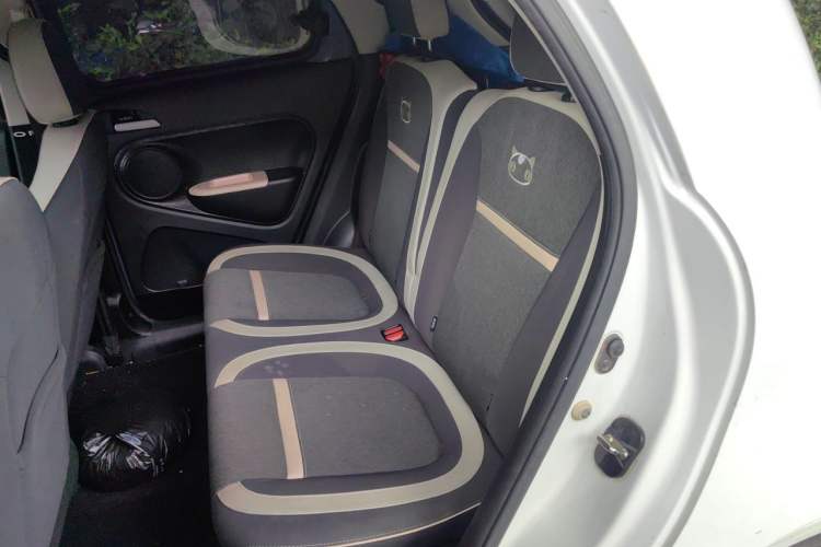 Used ORA Black Cat 2022 405 km Long-Range Version Ternary Lithium Left Rear Seat