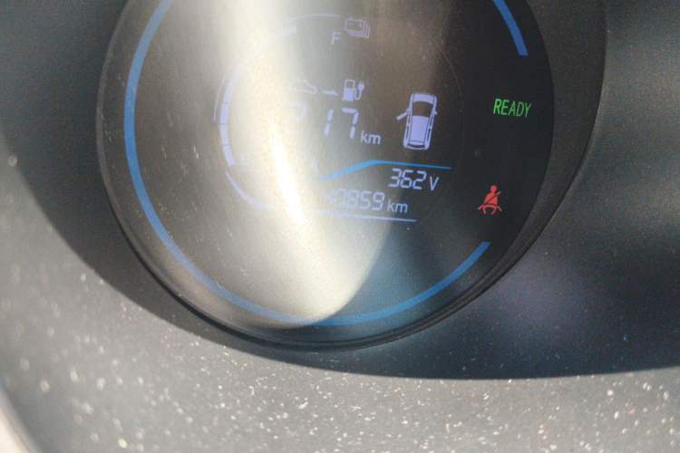 Used ORA Black Cat 2022 Updated Version 301 km Cute Pet Edition Lithium Iron Phosphate Odometer Close Up