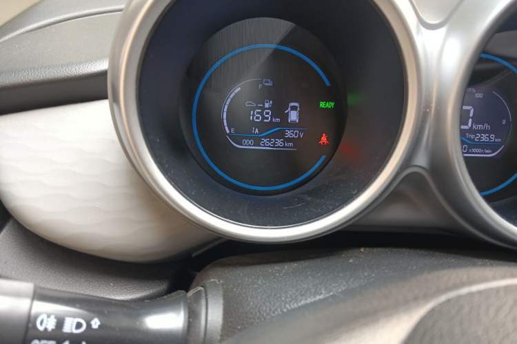 Used ORA Black Cat 2022 301km "Cute Pet" Version – Lithium Iron Phosphate Odometer Close Up