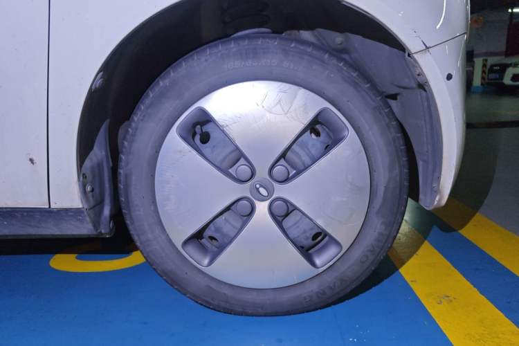 Used ORA Black Cat 2022 Updated Version 301 km Cute Pet Edition Lithium Iron Phosphate Right Front Wheel Hub