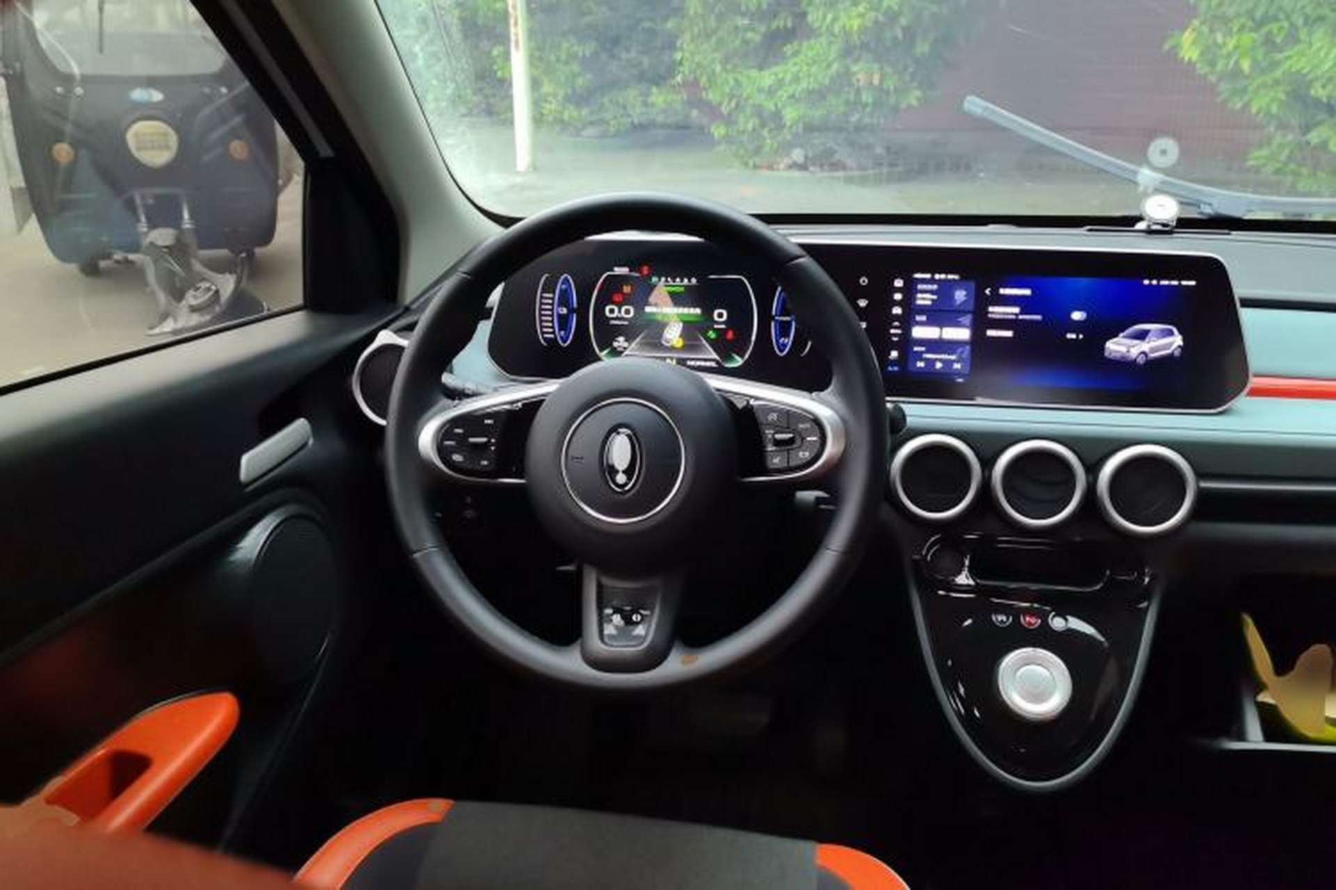 Used ORA Black Cat 2022 351 km Range Luxury Version Lithium Iron Phosphate Steering Wheel
