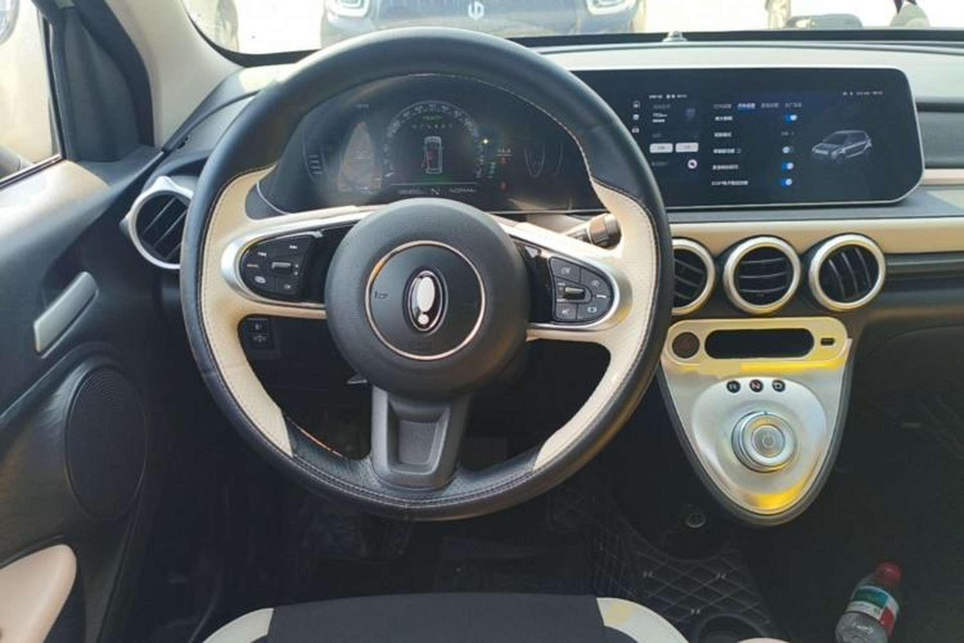 Used ORA Black Cat 2022 351 km Range Comfort Version Ternary Lithium Steering Wheel