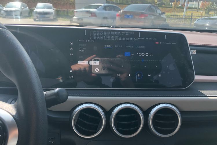 Used ORA Black Cat 2022 351 km Range Comfort Version Ternary Lithium Audio And AC Panel