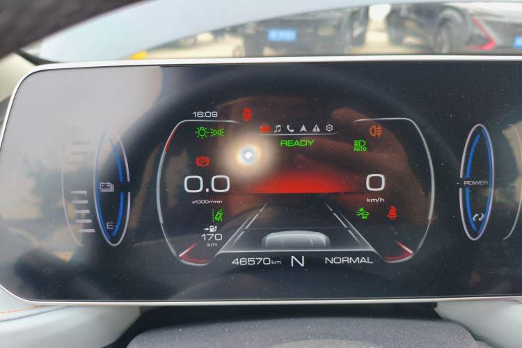 Used ORA Black Cat 2022 351 km Range Luxury Version Lithium-Ion Battery Instrument Cluster