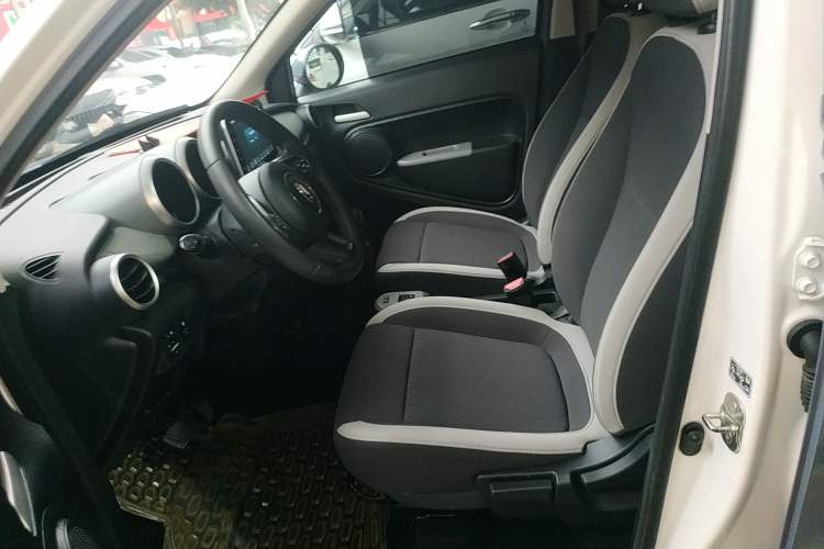 Used ORA Black Cat 2022 301km "Cute Pet" Version – Lithium Iron Phosphate Left Front Seat