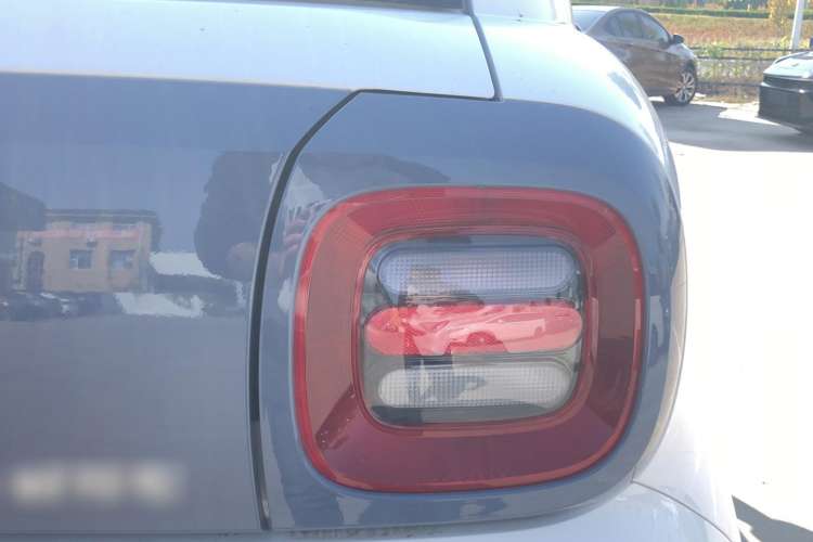 Used ORA Black Cat 2022 351 km Range Comfort Version Ternary Lithium Right Rear Taillight