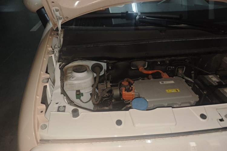 Used ORA Black Cat 2022 301km "Cute Pet" Version – Lithium Iron Phosphate Engine Bay Right