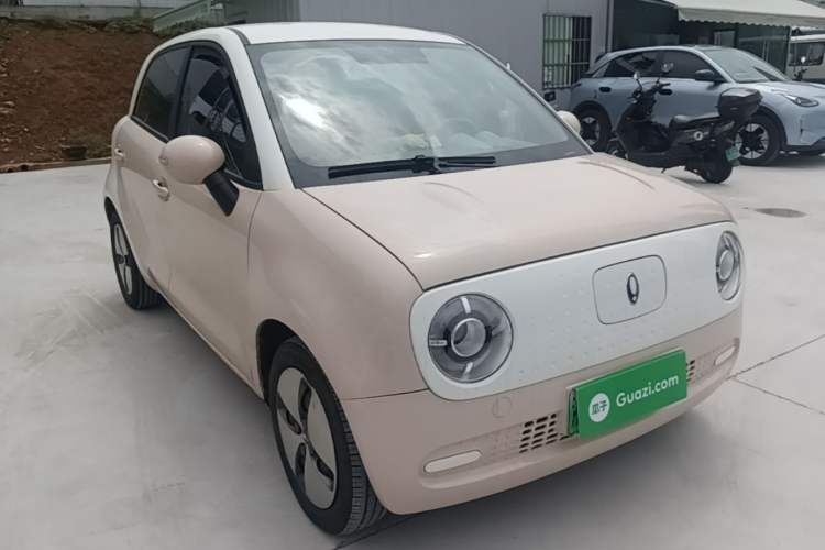 Used ORA Black Cat 2022 301km "Cute Pet" Version – Lithium Iron Phosphate Front Right 45 Deg