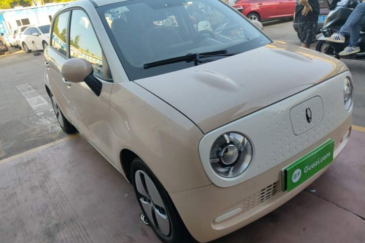 Used ORA Black Cat 2022 301km "Cute Pet" Version – Lithium Iron Phosphate Front Right 45 Deg