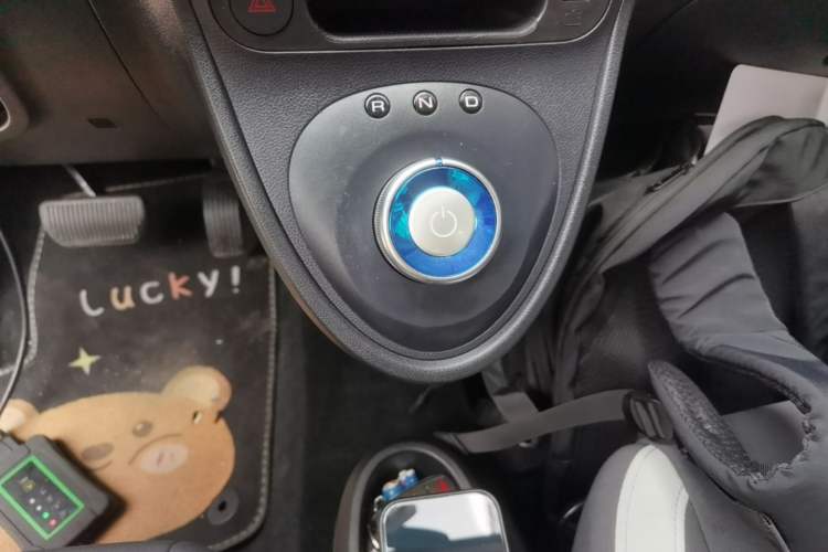 Used ORA Black Cat 2022 Updated Version 301 km Cute Pet Edition Lithium Iron Phosphate Gear Lever