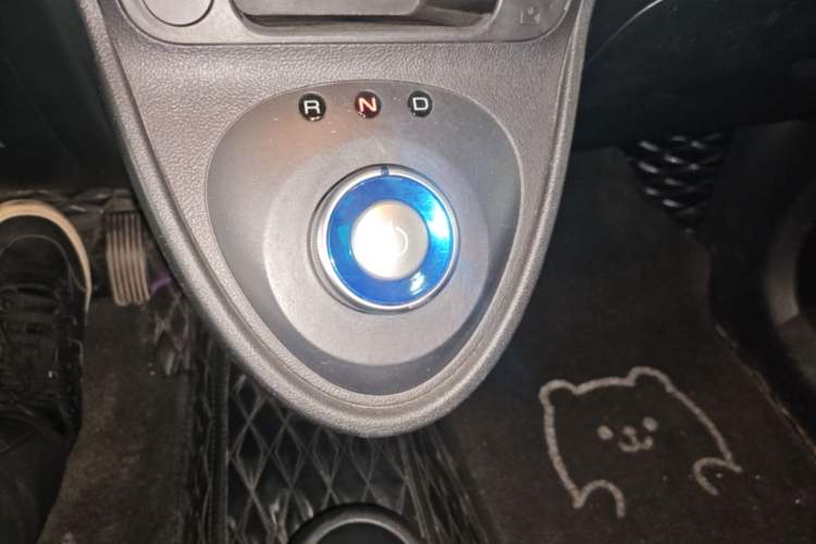 Used ORA Black Cat 2022 Updated Version 301 km Cute Pet Edition Lithium Iron Phosphate Gear Lever