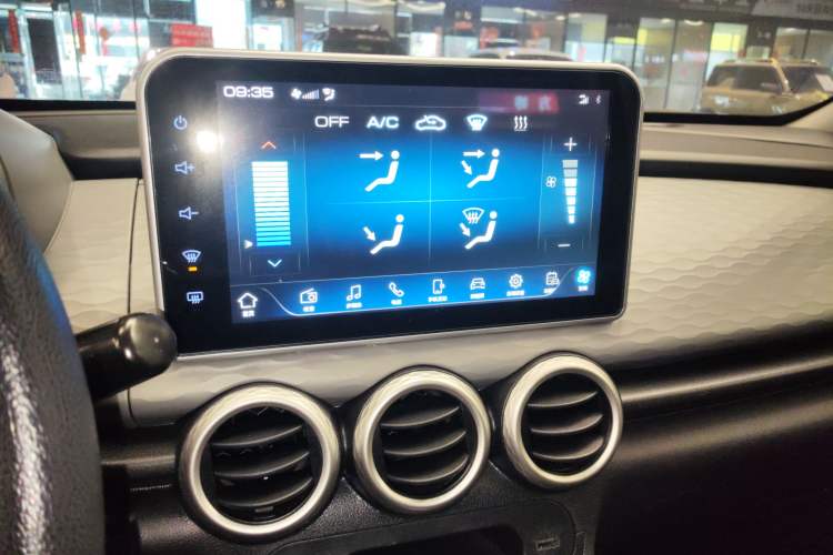 Used ORA Black Cat 2022 Updated Version 301 km Cute Pet Edition Lithium Iron Phosphate Audio And AC Panel