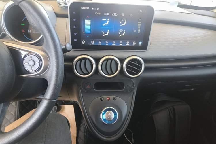Used ORA Black Cat 2022 Updated Version 301 km Cute Pet Edition Lithium Iron Phosphate Audio And AC Panel