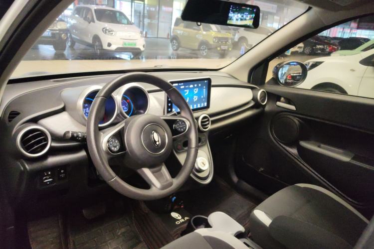 Used ORA Black Cat 2022 Updated Version 301 km Cute Pet Edition Lithium Iron Phosphate Center Console