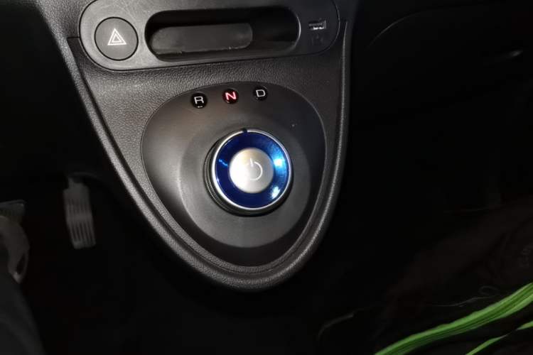 Used ORA Black Cat 2022 351 km Range Comfort Version Ternary Lithium Gear Lever