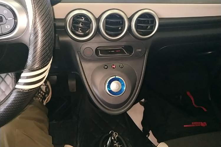 Used ORA Black Cat 2022 351 km Range Comfort Version Ternary Lithium Gear Lever