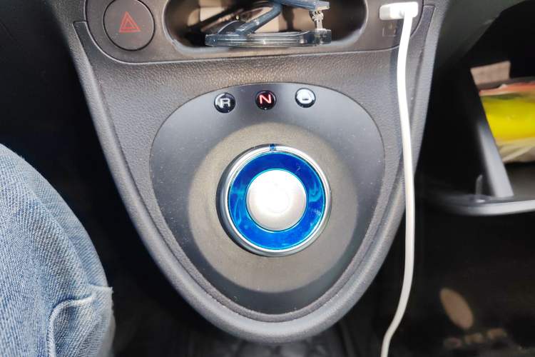 Used ORA Black Cat 2022 301km "Cute Pet" Version – Lithium Iron Phosphate Gear Lever