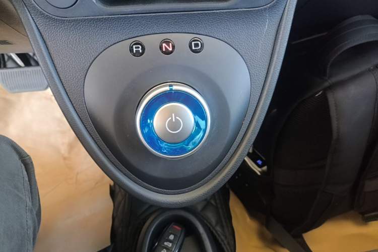 Used ORA Black Cat 2022 Updated Version 301 km Cute Pet Edition Lithium Iron Phosphate Gear Lever