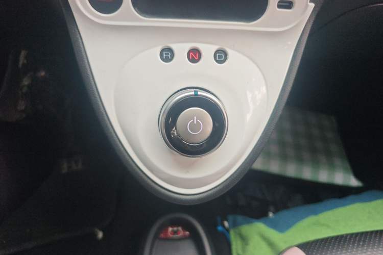 Used ORA Black Cat 2022 Updated Version 301 km Cute Pet Edition Lithium Iron Phosphate Gear Lever