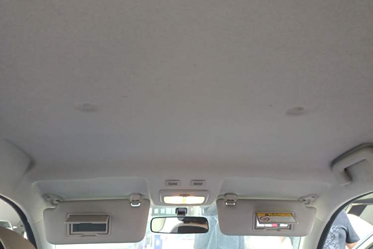 Used ORA Black Cat 2022 351 km Range Luxury Version Lithium-Ion Battery Headliner