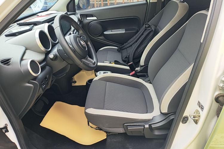 Used ORA Black Cat 2022 301km "Cute Pet" Version – Lithium Iron Phosphate Left Front Seat