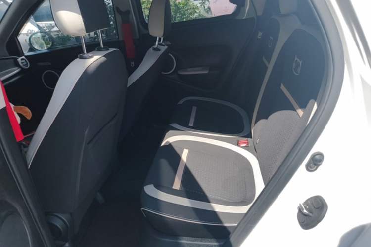 Used ORA Black Cat 2022 351 km Range Comfort Version Lithium Iron Phosphate Left Rear Seat